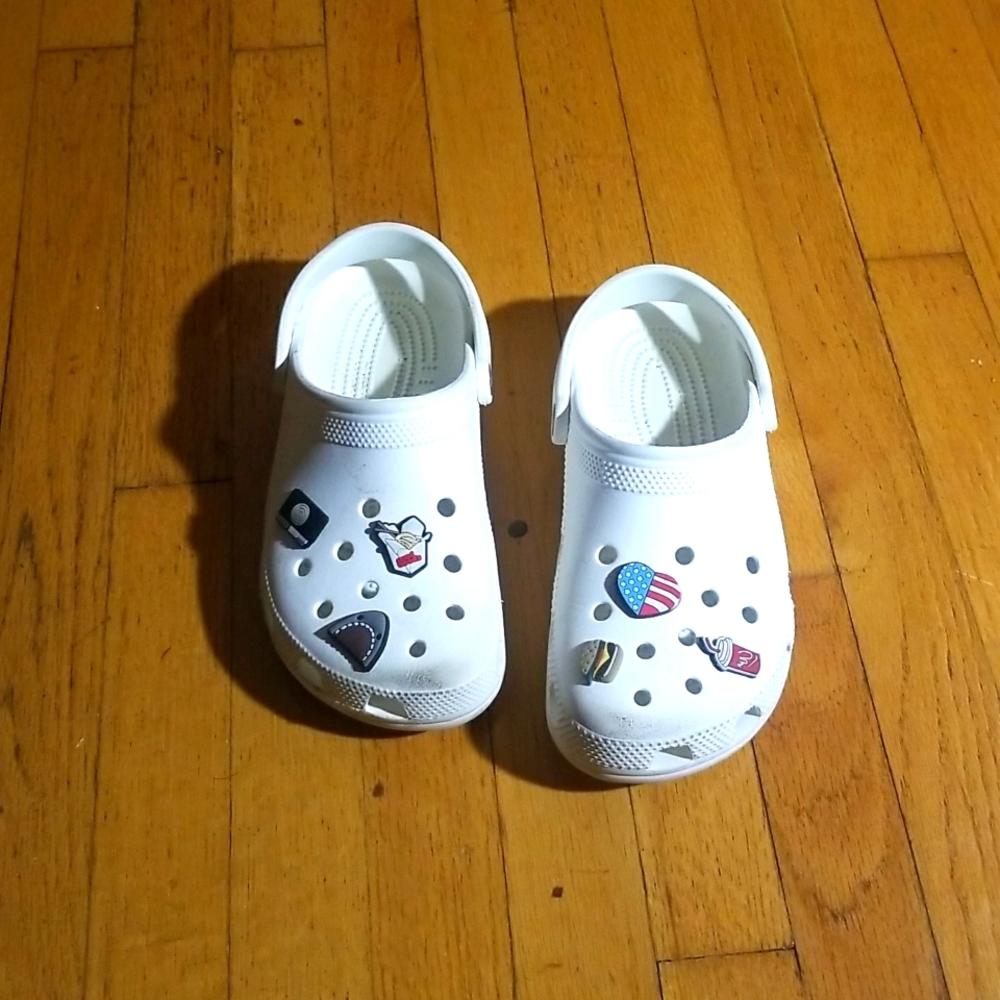 Crocs white (with charms)